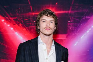 Connor Storrie to Host Saturday Night Live with Musical Guest Mumford & Sons