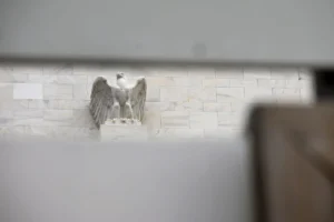 Federal Reserve Holds Firm on Single Rate Cut Amidst Inflationary Pressures and Geopolitical Headwinds