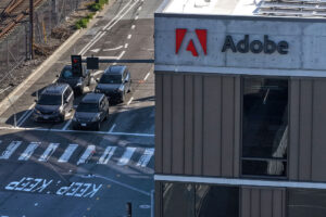 Versant Media, LLC Set to Complete Acquisition of CNBC, Reshaping Financial News Landscape by 2026