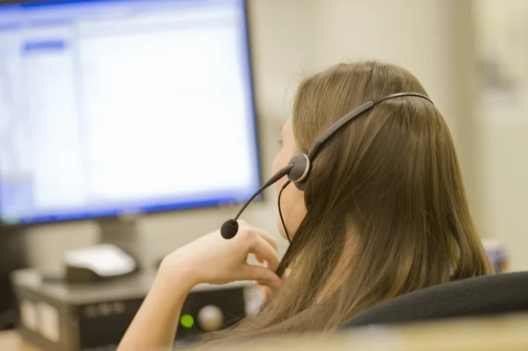 The Auditory Revolution: How Voice Dictation is Reshaping Office Dynamics and Etiquette