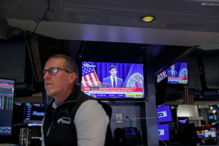 Federal Reserve Rate Hike Expectations Soar Amid Geopolitical Oil Shocks and Unyielding Labor Market Strength