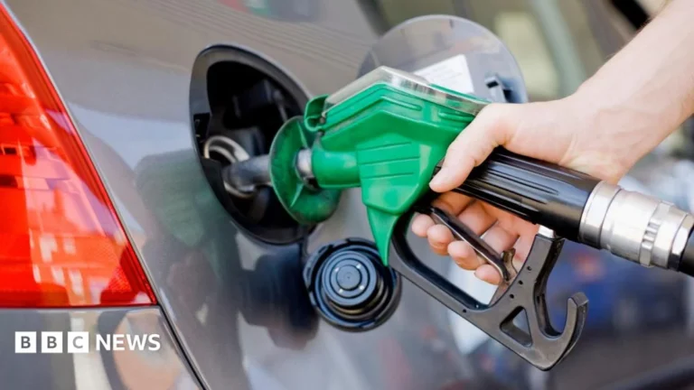 Global Oil Prices Plunge Amid Hopes for De-escalation in US-Iran Conflict, Market Analysts Remain Cautious