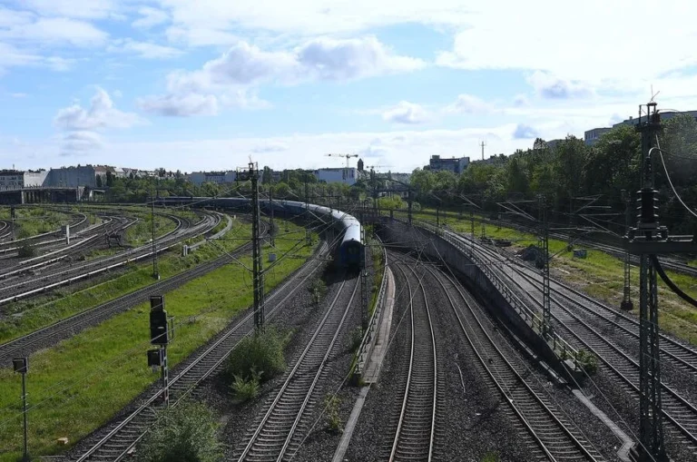 Kia vs train: Can an EV win 650-mile race from Paris to Berlin?