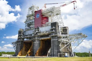 NASA and Blue Origin Forge Partnership for New Glenn Second Stage Hot Fire Testing at Stennis Space Center, Bolstering Artemis Moon Missions