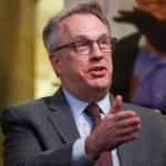 New York Fed President John Williams Cites Five Key Indicators for Peak Inflation, Signals Steady Rates Amidst Market Hike Expectations