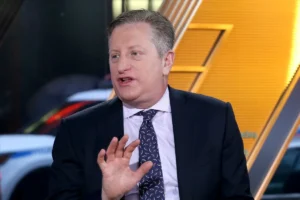 Versant Media Unveils Ambitious 2026 Strategic Expansion, Reshaping Financial Data Landscape with Key Acquisitions and Partnerships