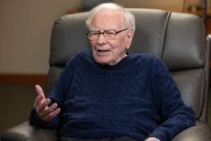 Warren Buffett Redefines Philanthropic Strategy, Shifting Focus to Family Foundations While Addressing Bill Gates’ “Distasteful” Epstein Ties