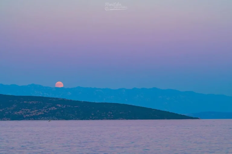 Buck Moon Illuminates Adriatic Sky Ahead of Anticipated Total Solar Eclipse